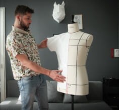Maisons de haute couture, coulisses et savoir-faire